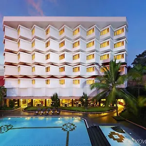 Otel The Gateway Road, *****
